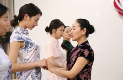 全球8.8開店節(jié) 儀態(tài)禮儀培訓(xùn)加盟總部地址與廣告設(shè)計(jì)全解析